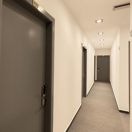Aglon Twin'S Hotel Vlore Bagian luar foto