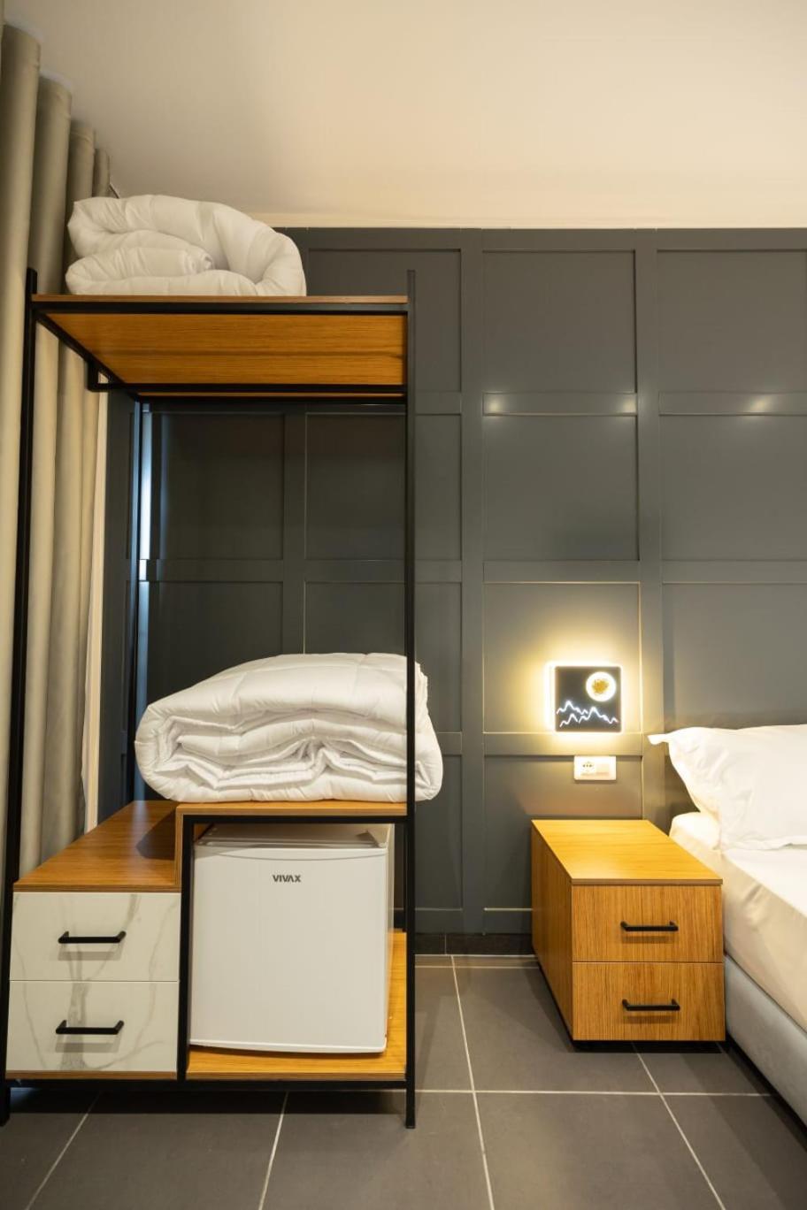 Aglon Twin'S Hotel Vlore Bagian luar foto