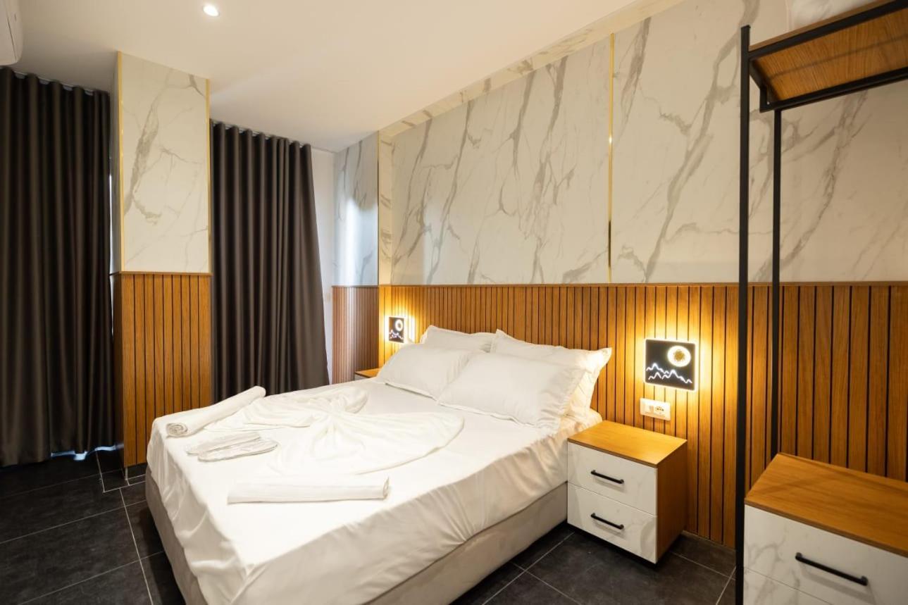 Aglon Twin'S Hotel Vlore Bagian luar foto