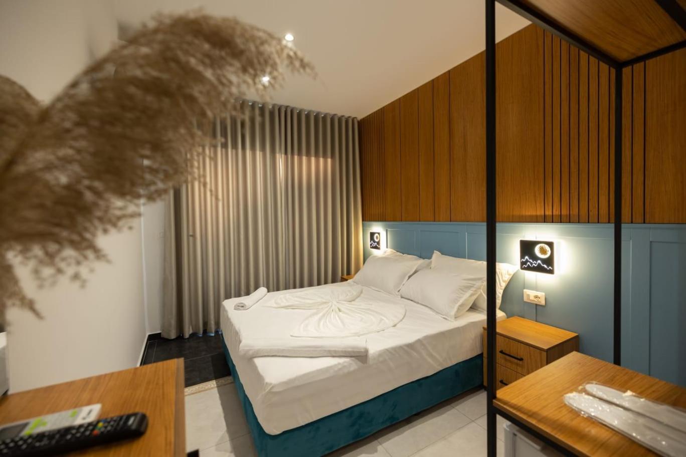 Aglon Twin'S Hotel Vlore Bagian luar foto
