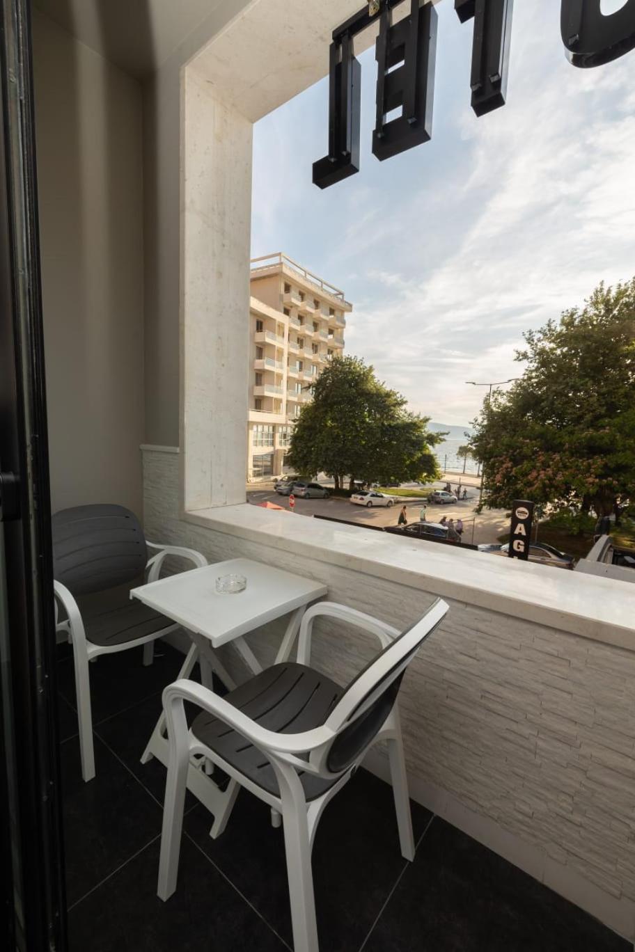 Aglon Twin'S Hotel Vlore Bagian luar foto