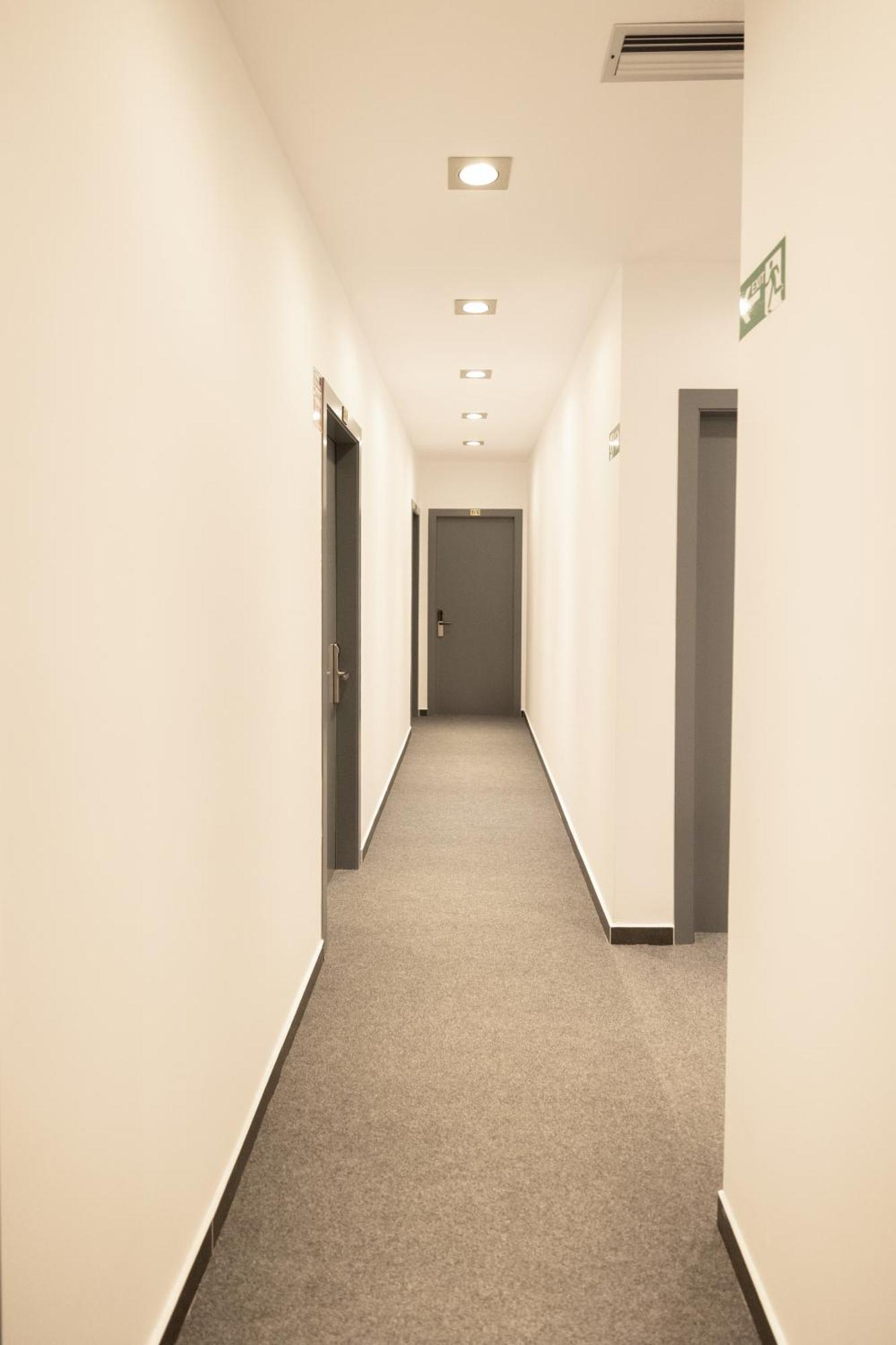 Aglon Twin'S Hotel Vlore Bagian luar foto