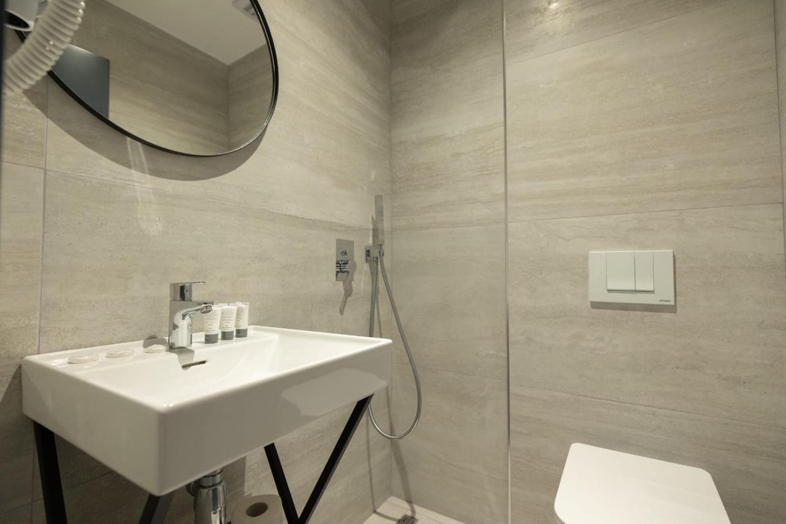 Aglon Twin'S Hotel Vlore Ruang foto